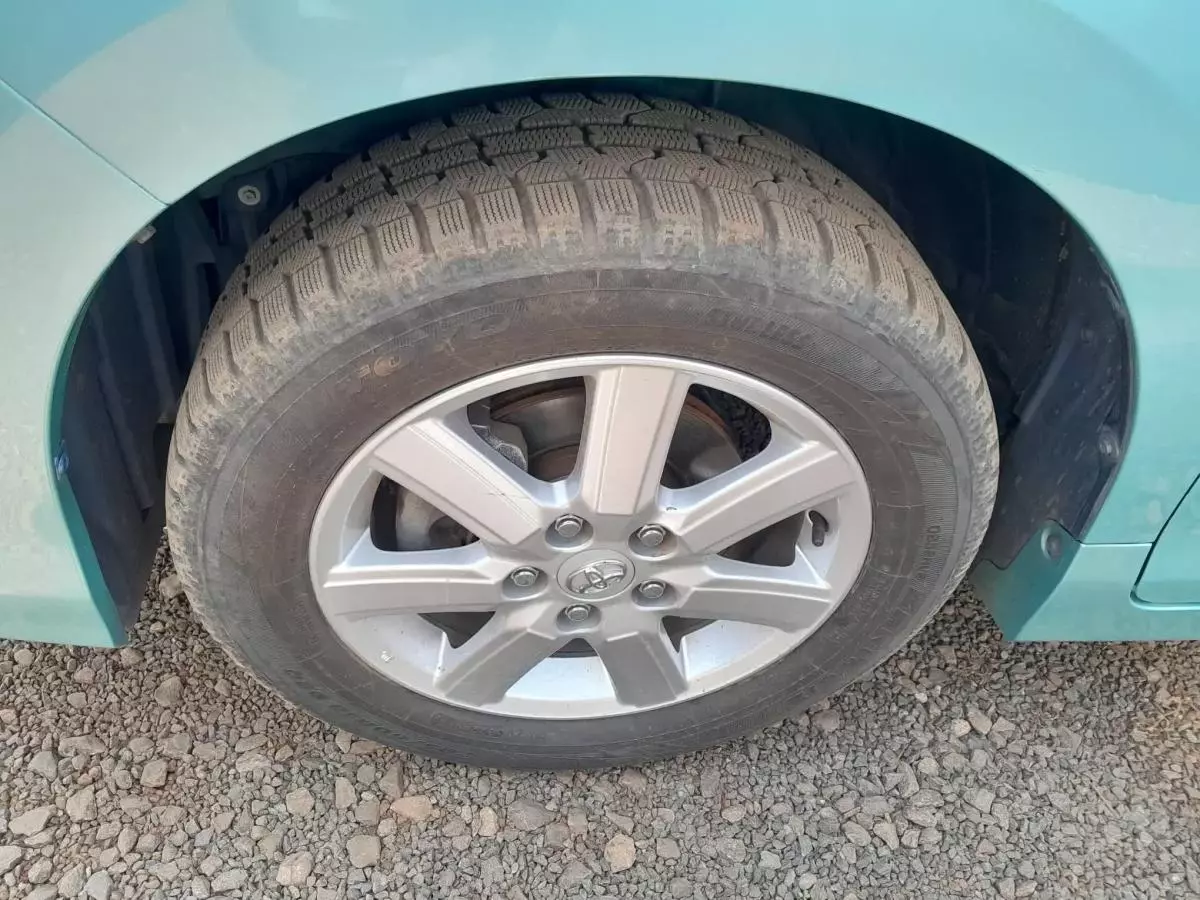 Toyota Noah - 2016