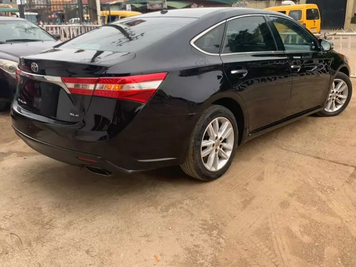 Toyota Avalon   - 2015