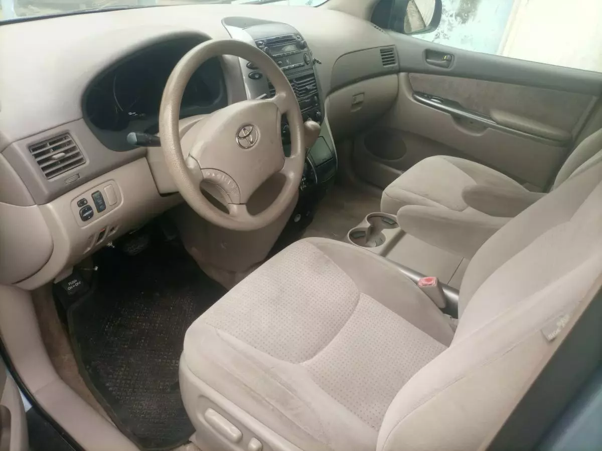 Toyota Sienna   - 2008