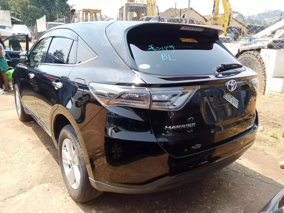 Toyota Harrier   - 2015