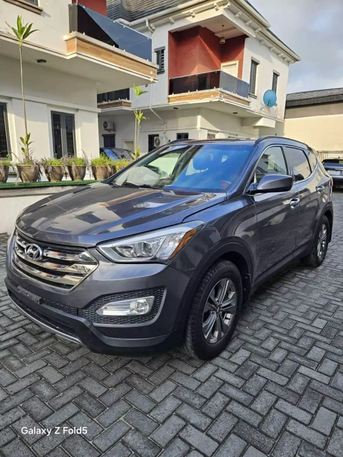 Hyundai Santa Fe   - 2015