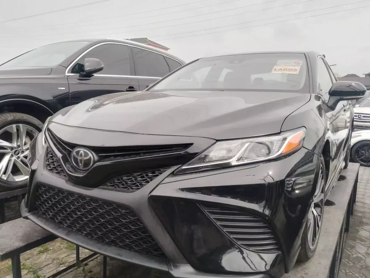 Toyota Camry   - 2019