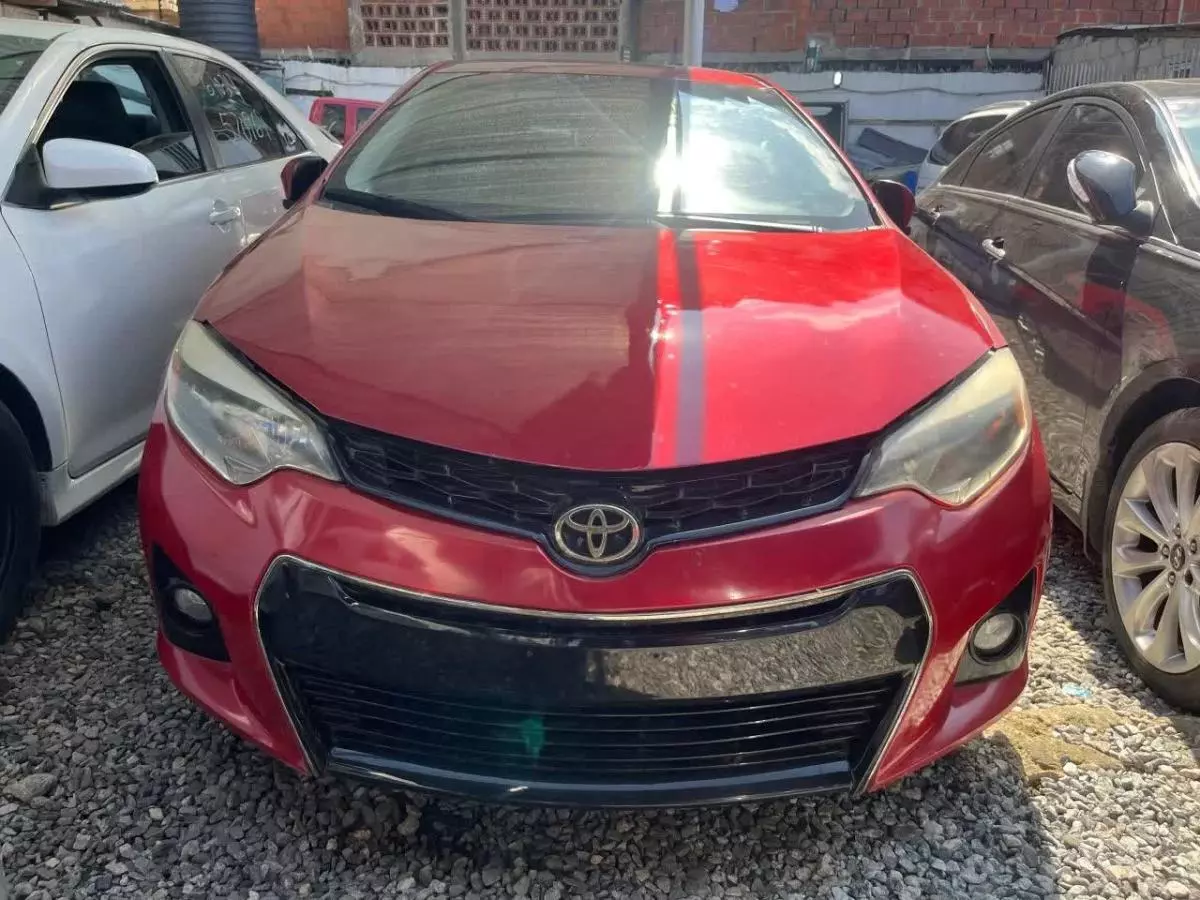 Toyota Corolla   - 2016