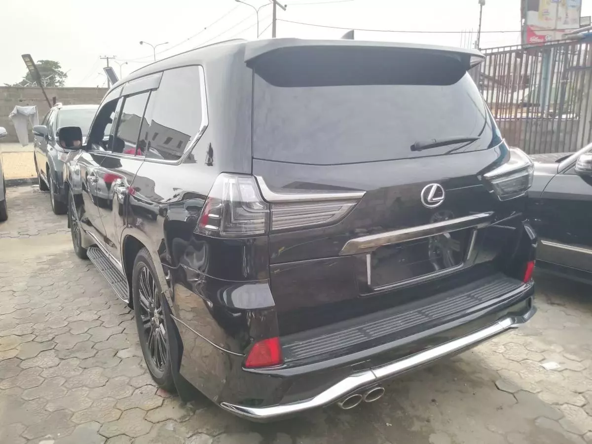 Lexus LX 570   - 2019