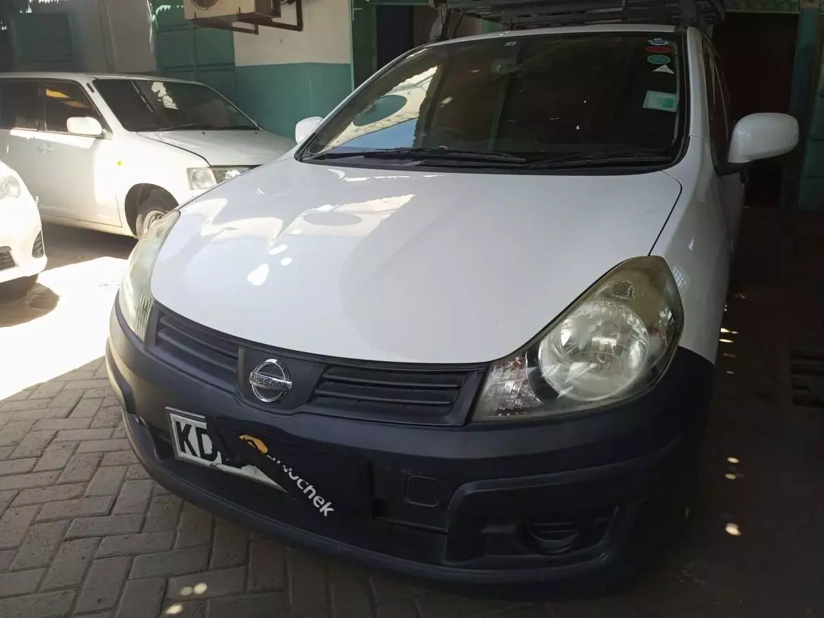 Nissan Advan  - 2014