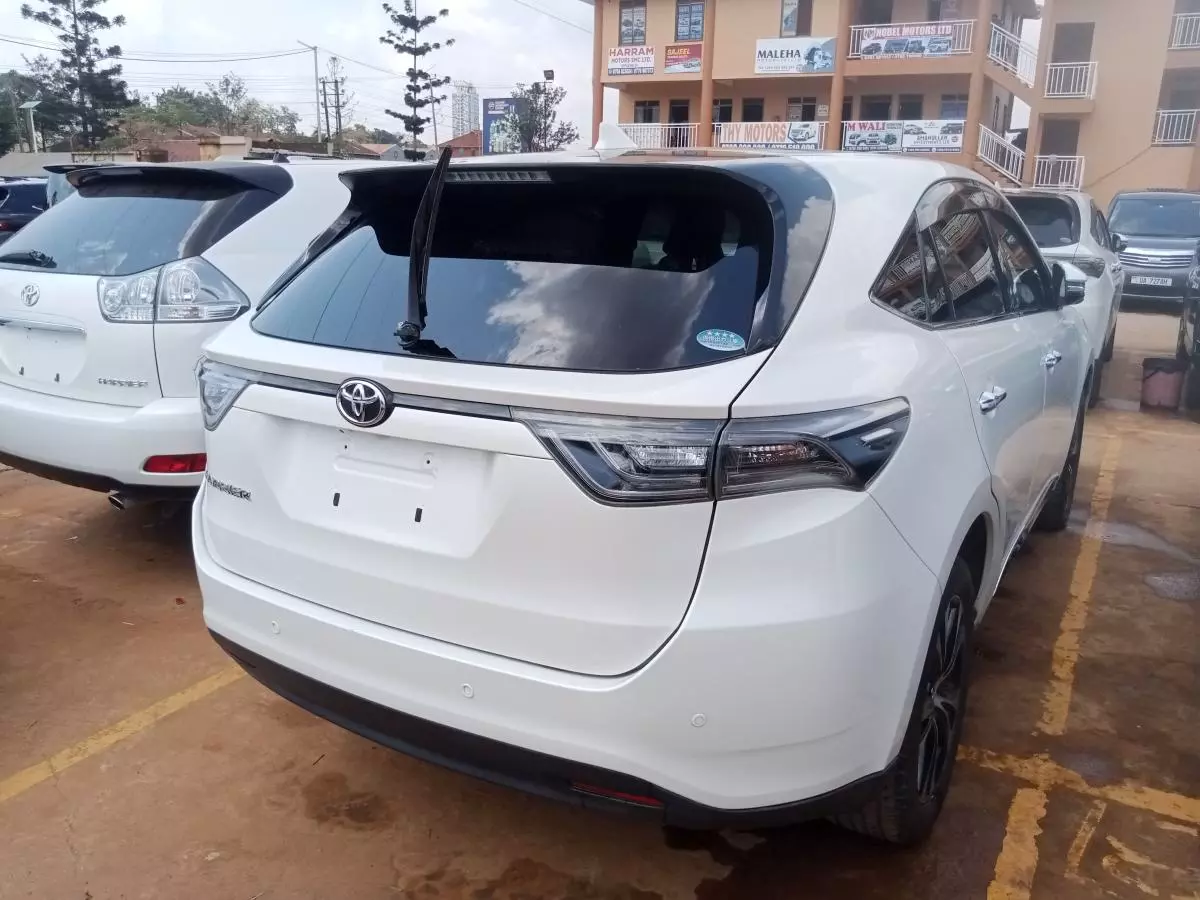 Toyota Harrier   - 2015