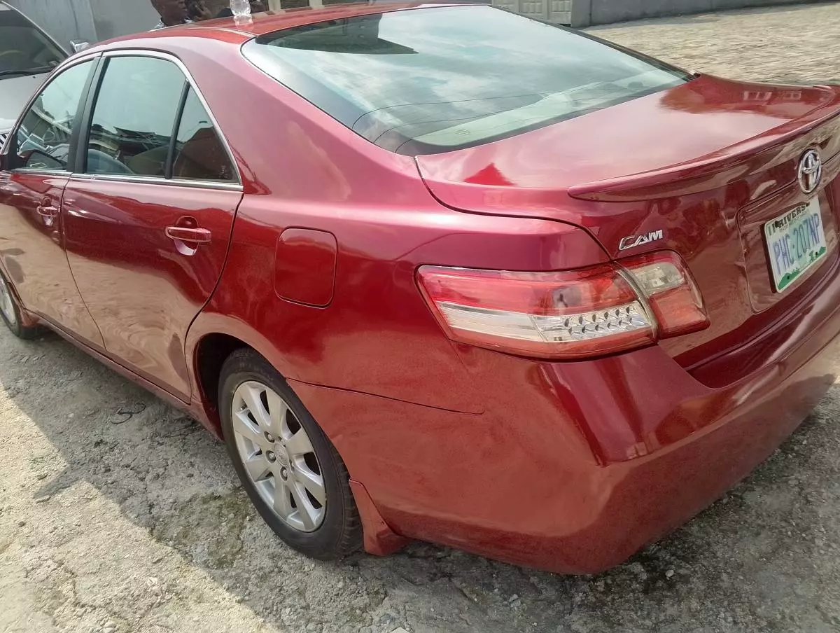 Toyota Camry   - 2009