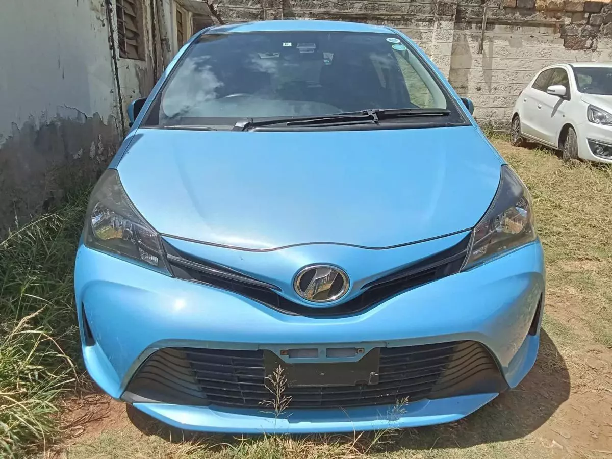 Toyota Vitz   - 2016