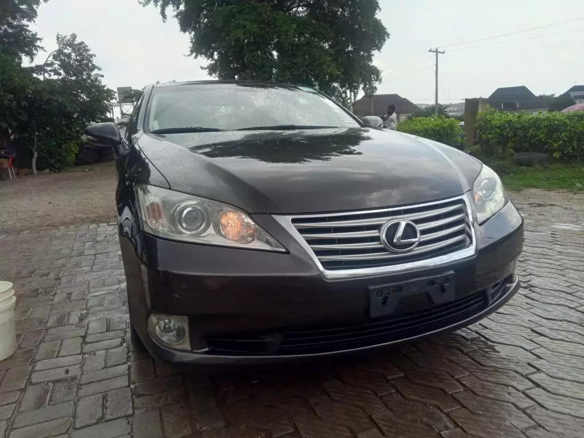 Lexus ES 350   - 2011