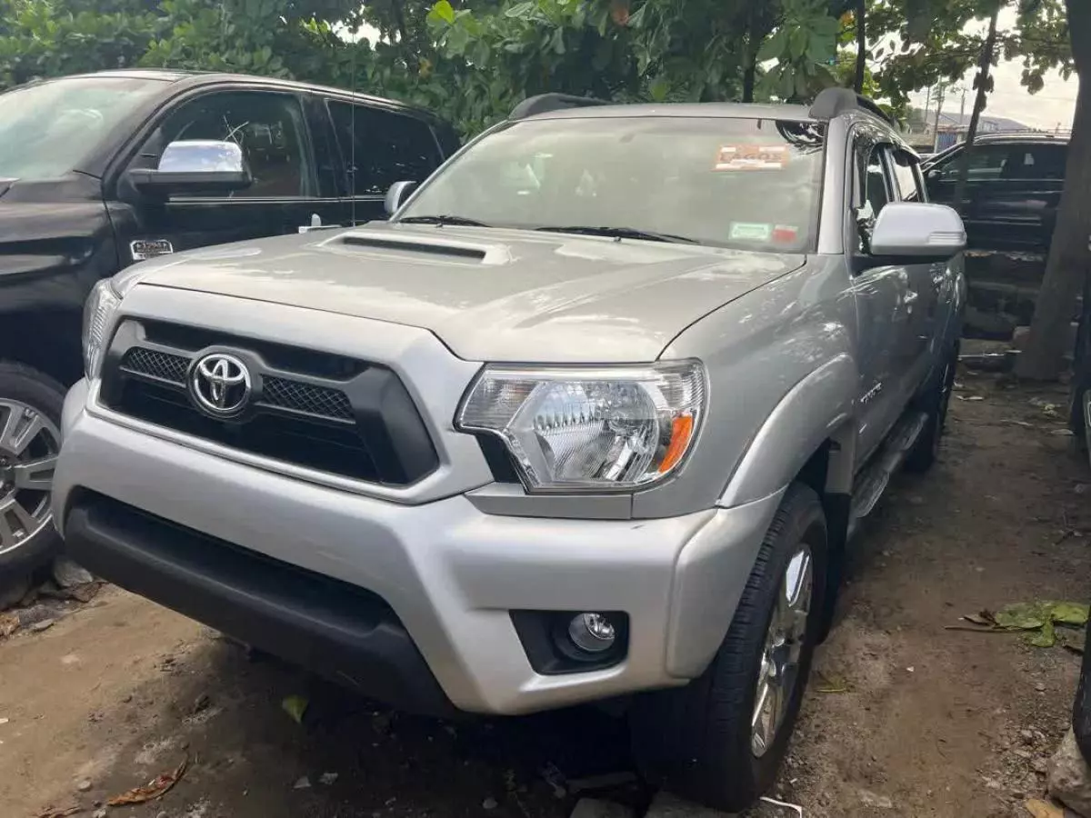 Toyota Tacoma   - 2012