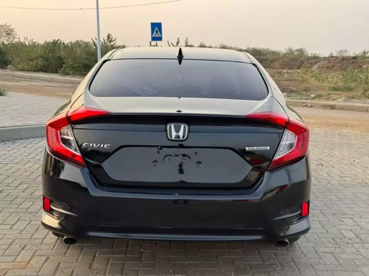 Honda Civic   - 2017