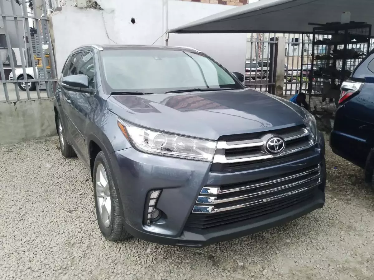 Toyota Highlander   - 2015