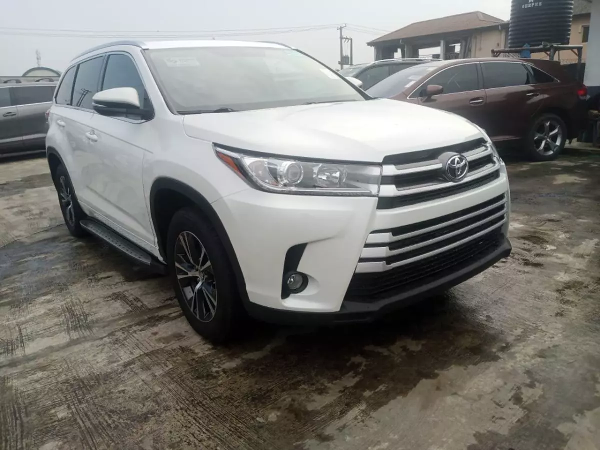 Toyota Highlander   - 2016