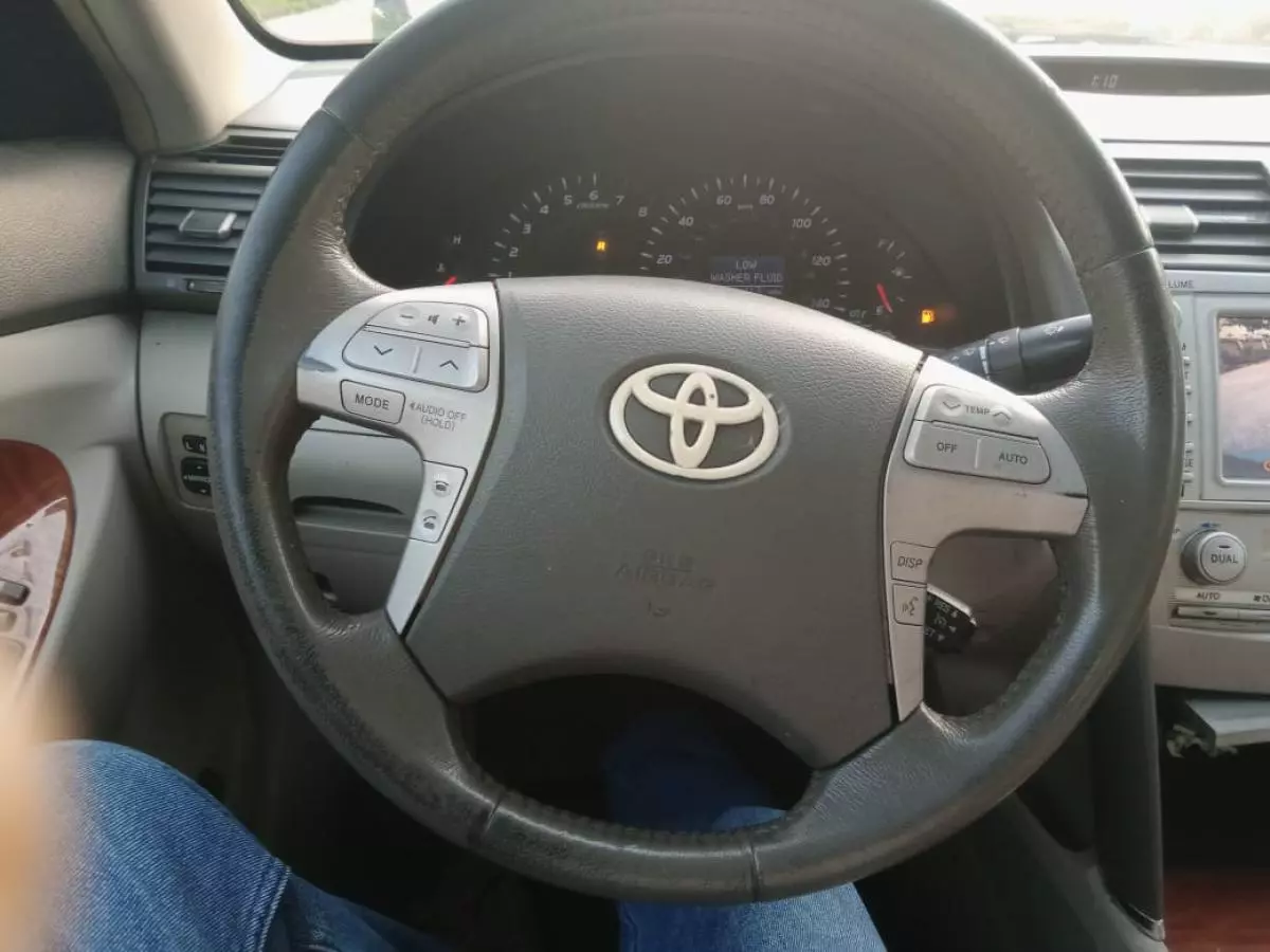 Toyota Camry   - 2011