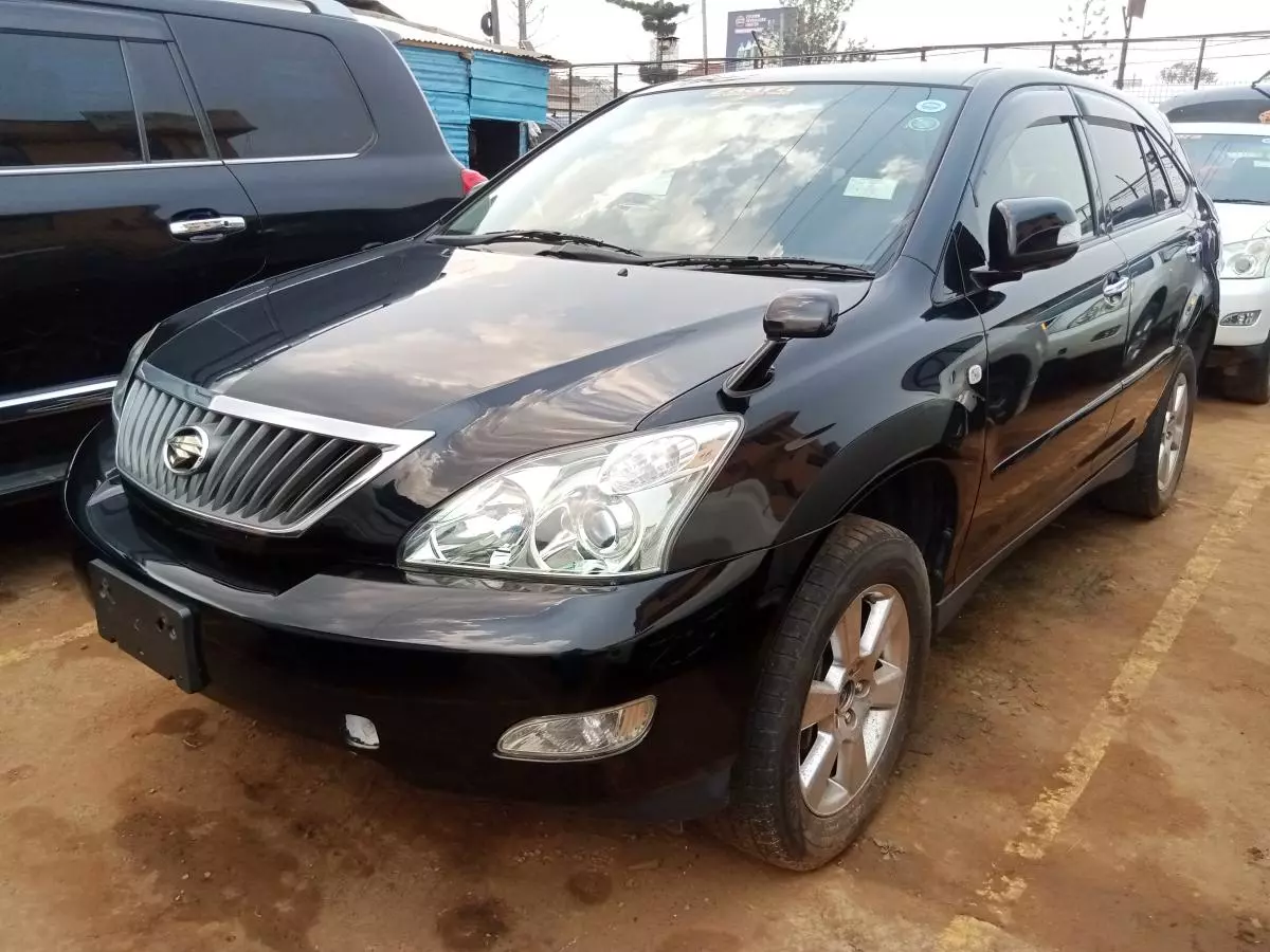 Toyota Harrier   - 2011