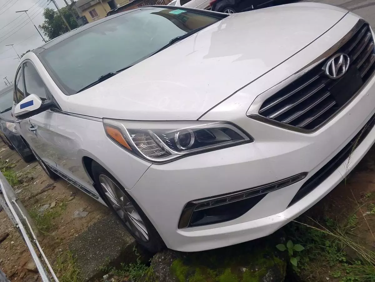 Hyundai Sonata   - 2015