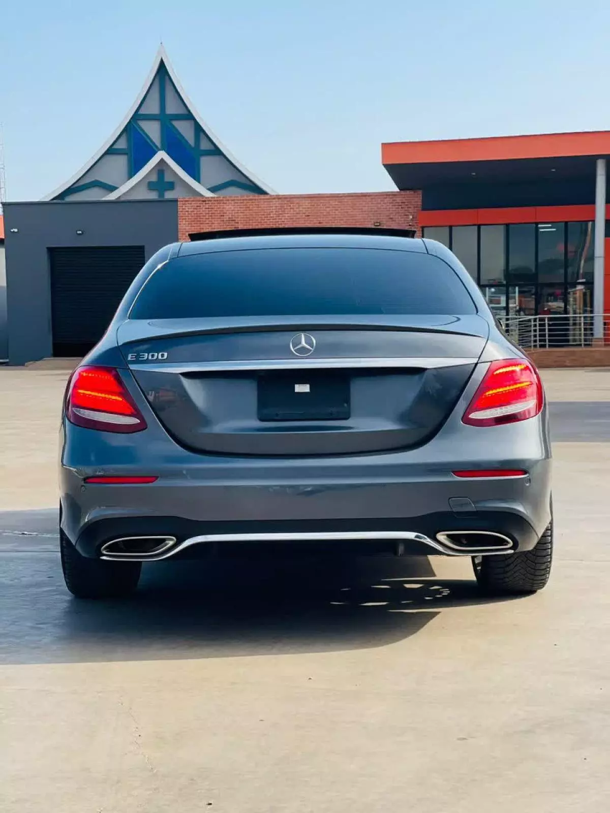 Mercedes-Benz E 300   - 2018