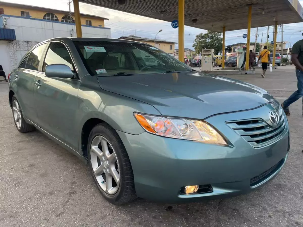 Toyota Camry   - 2008