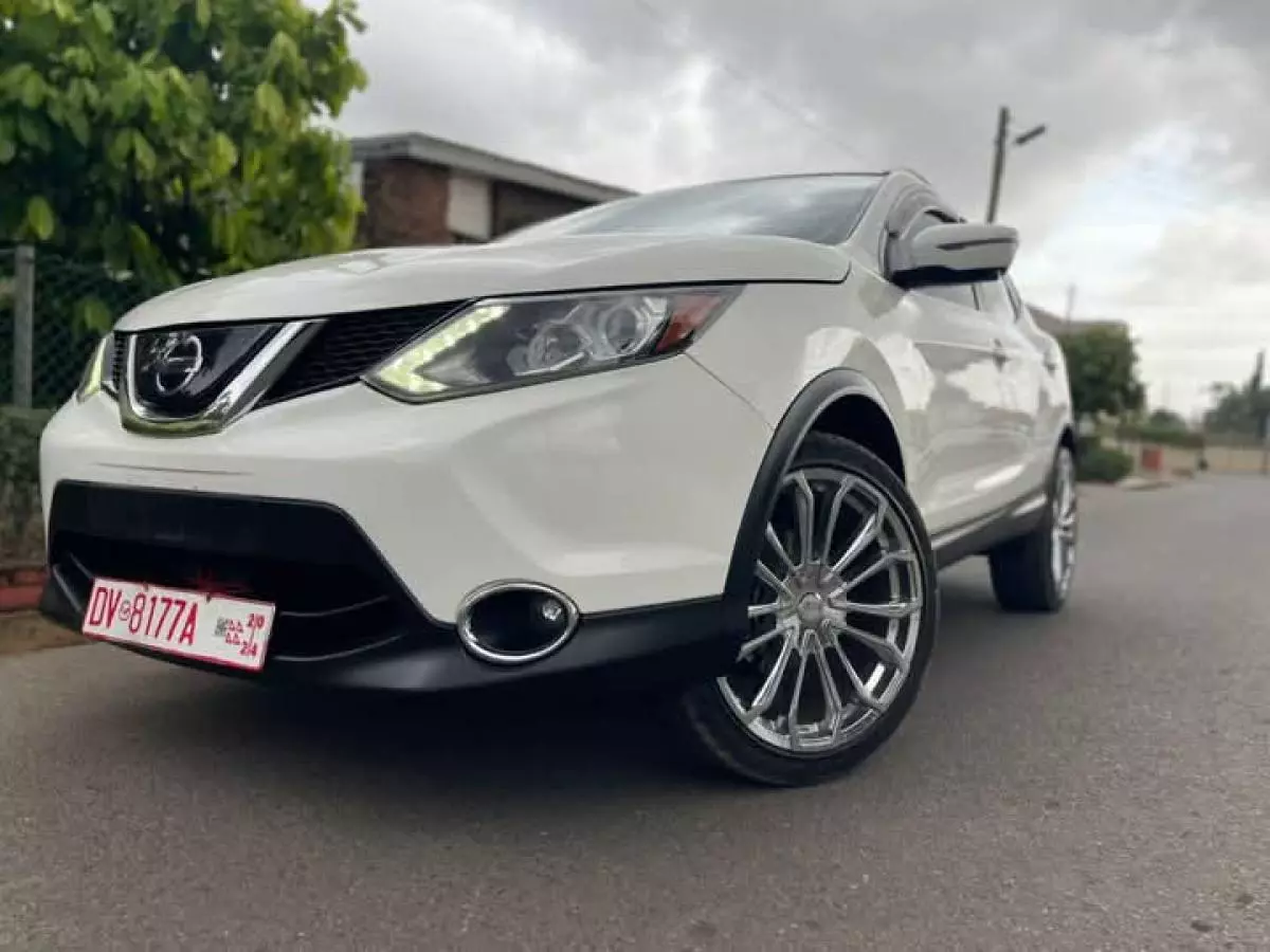 Nissan Rogue   - 2019