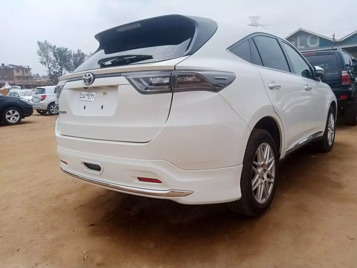 Toyota Harrier   - 2015