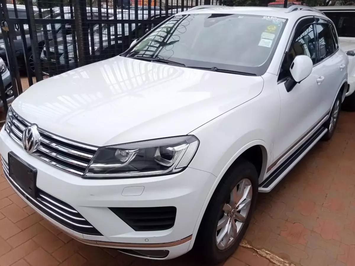 Volkswagen Touareg   - 2014