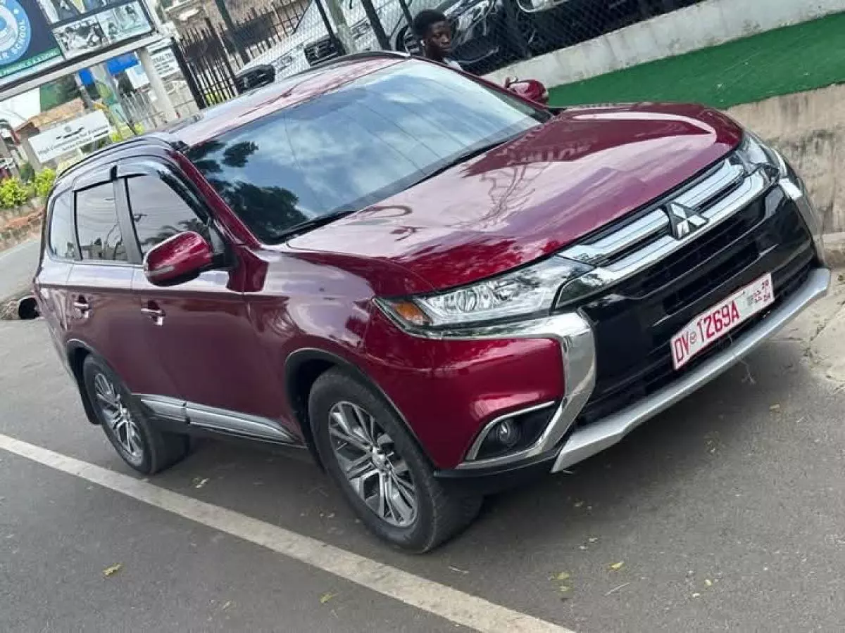 Mitsubishi OUTLANDER   - 2016