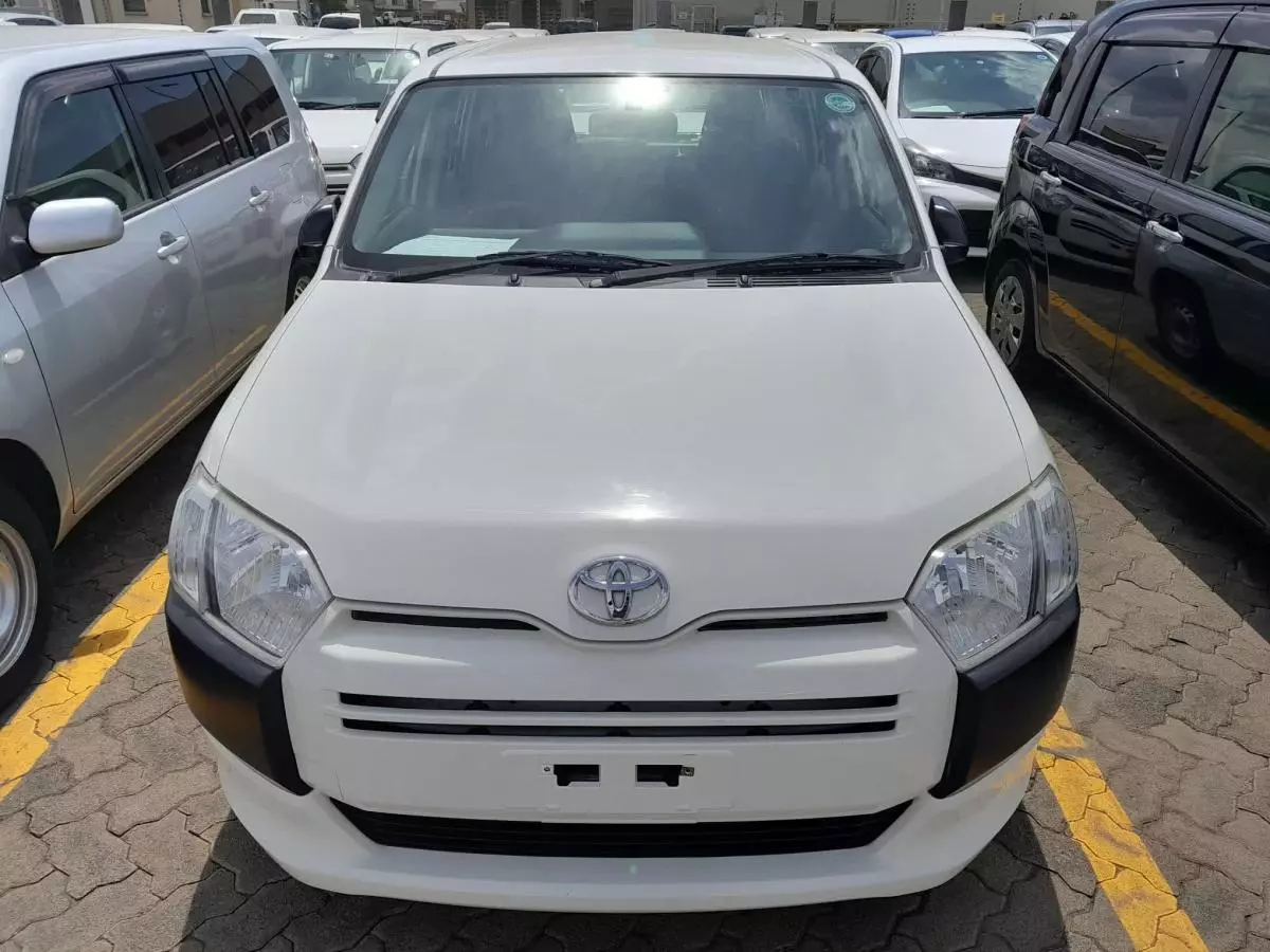 Toyota Succeed  - 2015