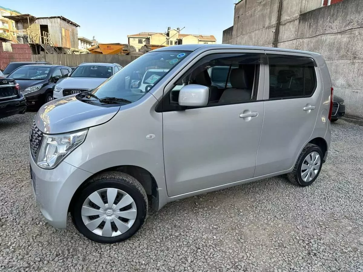 SUZUKI Wagon R - 2015