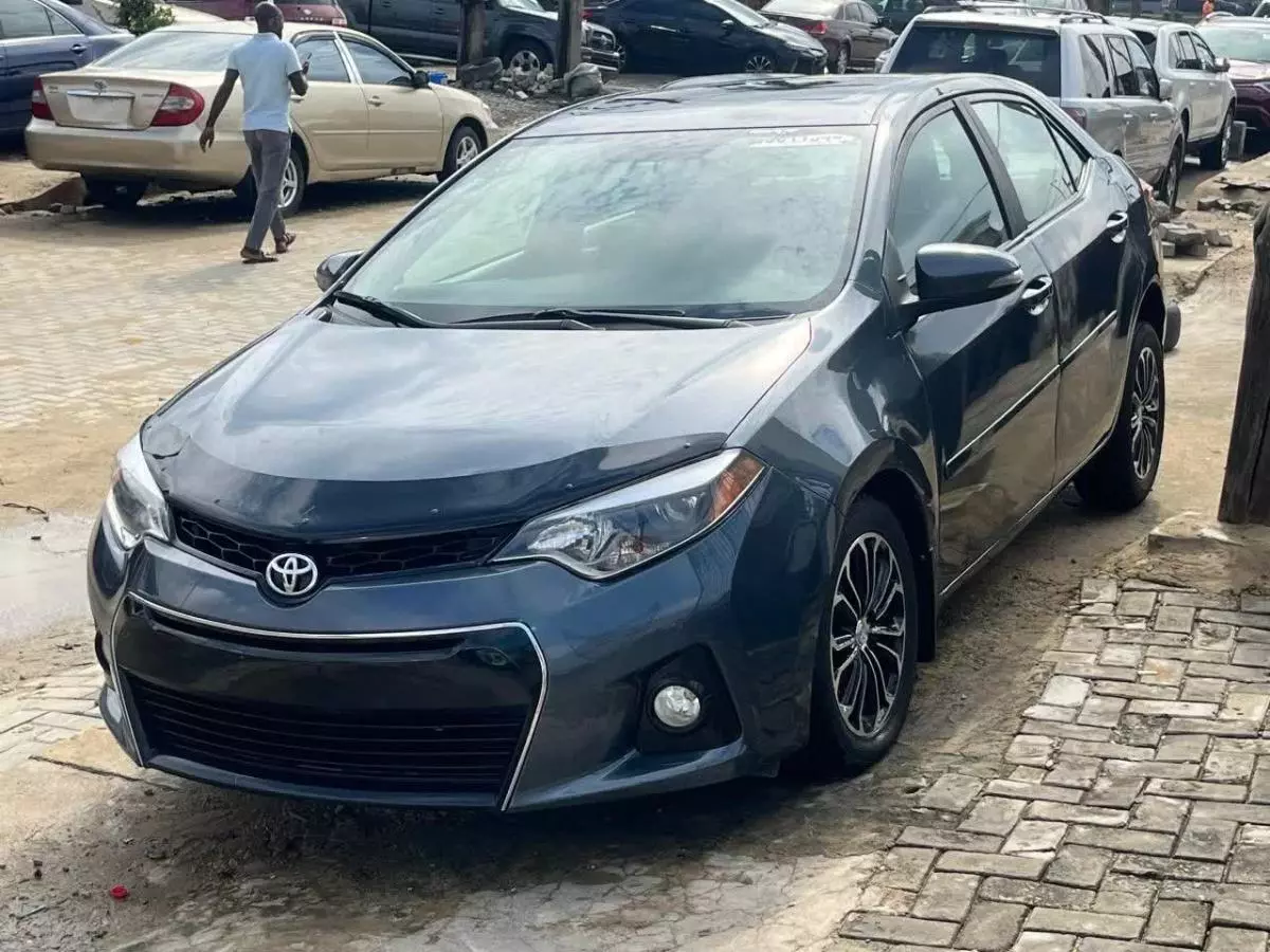 Toyota Corolla   - 2015