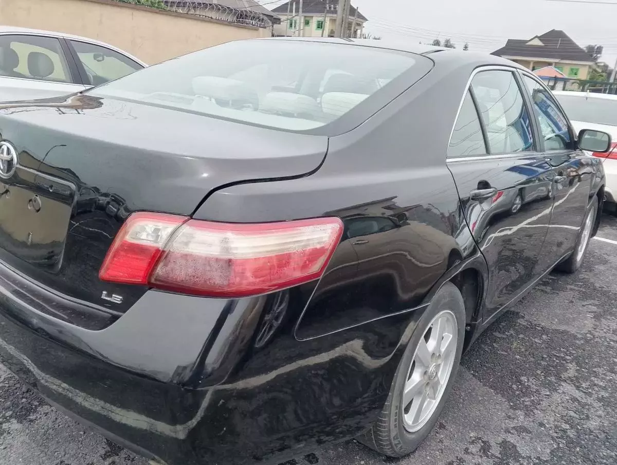 Toyota Camry   - 2007