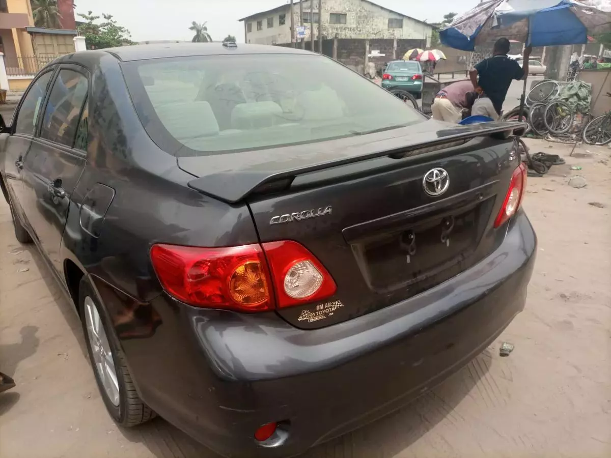 Toyota Corolla - 2009