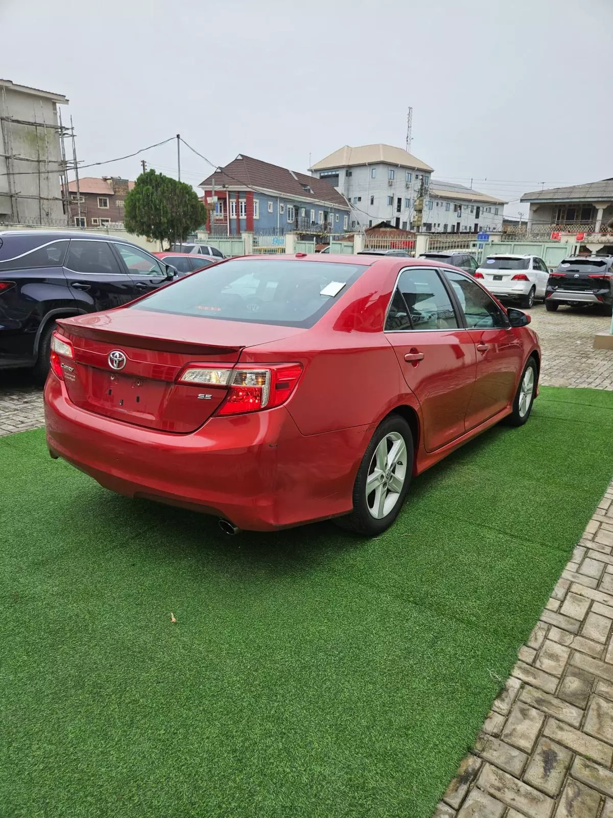 Toyota Camry   - 2012