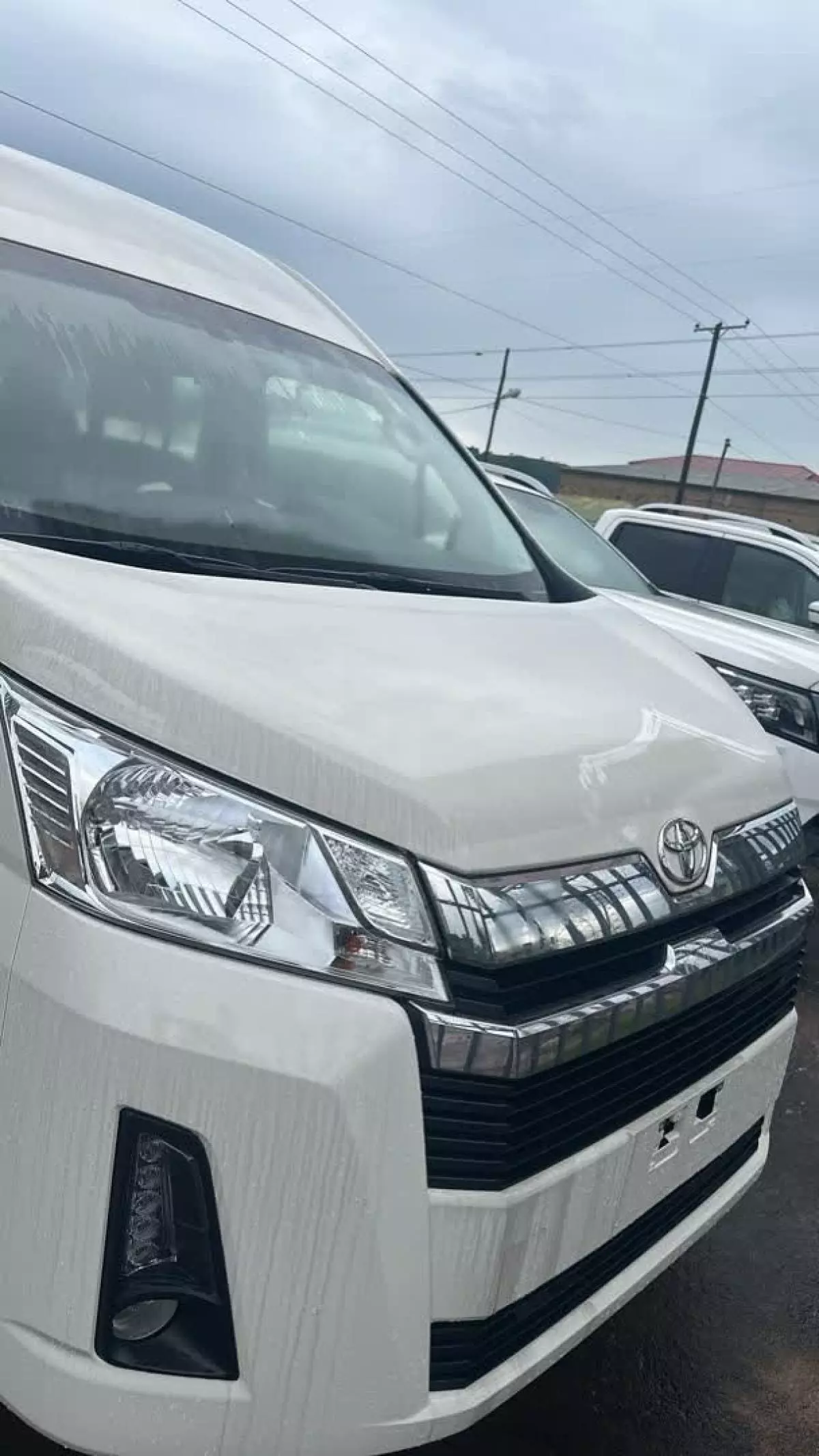 Toyota Hiace   - 2019