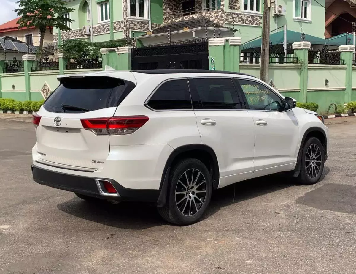 Toyota Highlander   - 2018