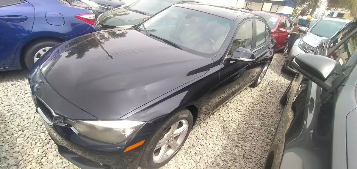 BMW 328i - 2013