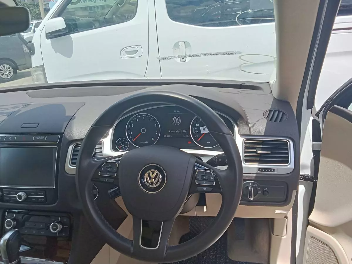 Volkswagen Touareg   - 2018