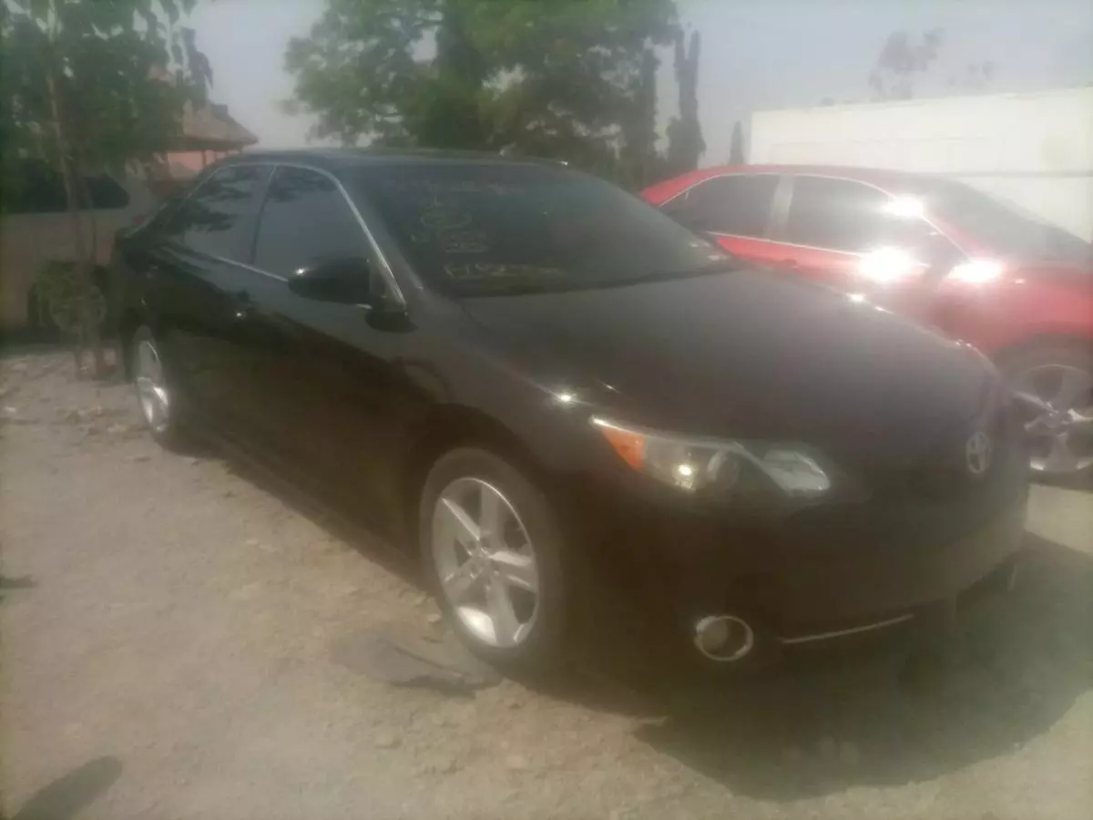 Toyota Camry - 2013
