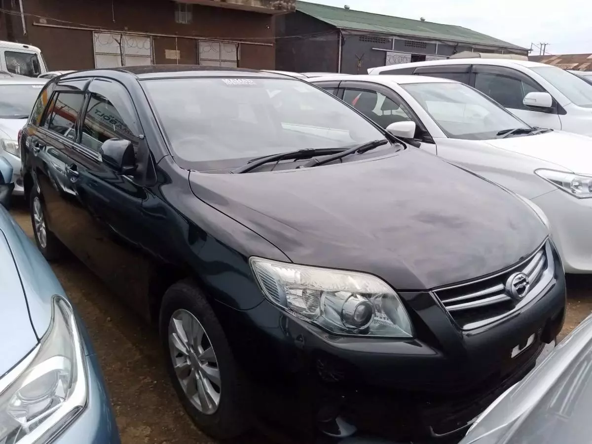 Toyota Fielder    - 2011