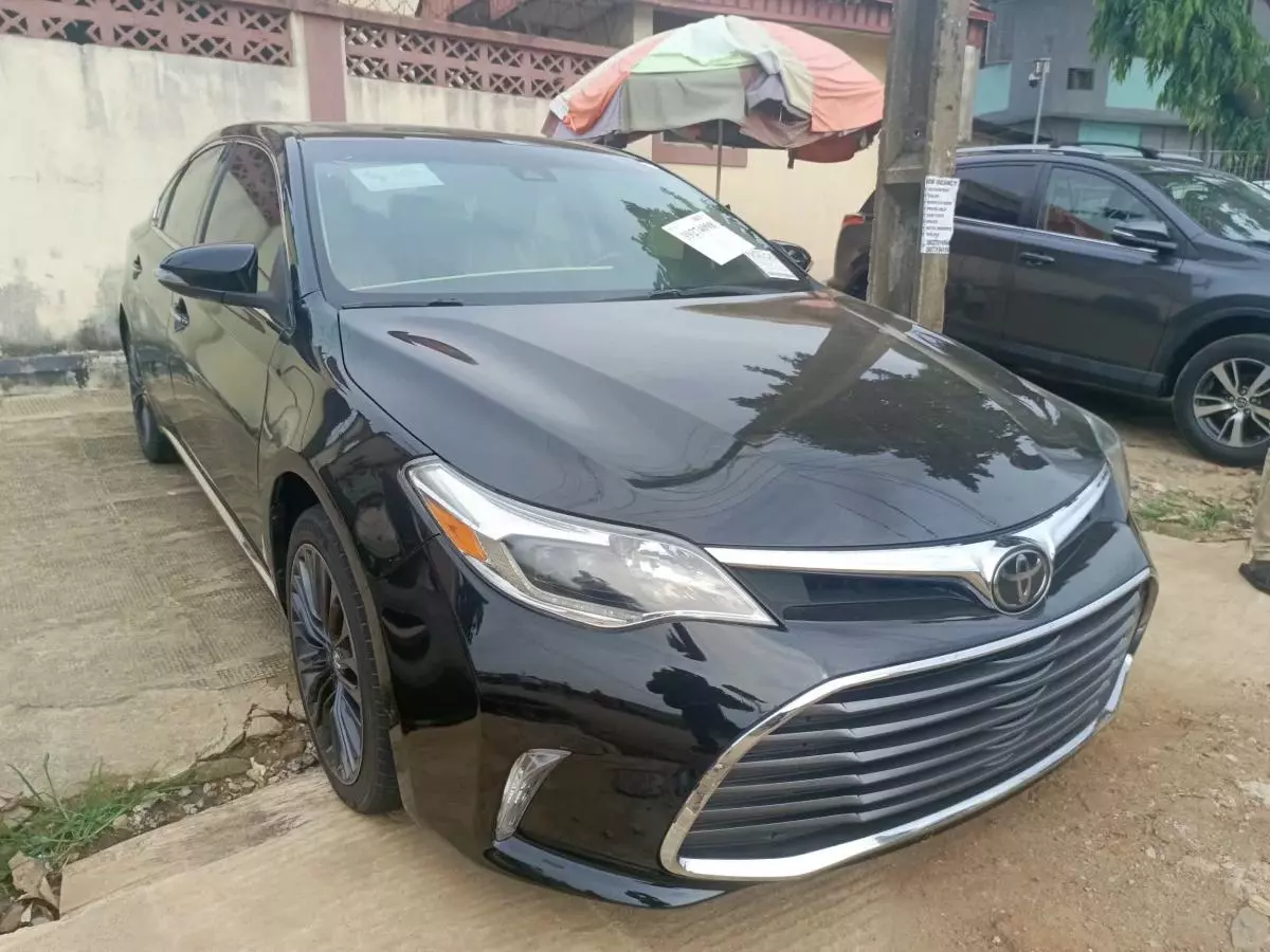 Toyota Avalon   - 2016