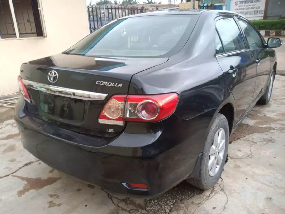 Toyota Corolla   - 2011