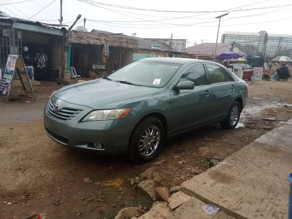 Toyota Camry   - 2007