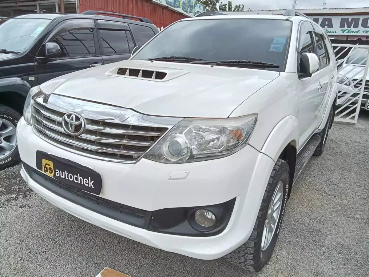 Toyota Fortuner - 2014