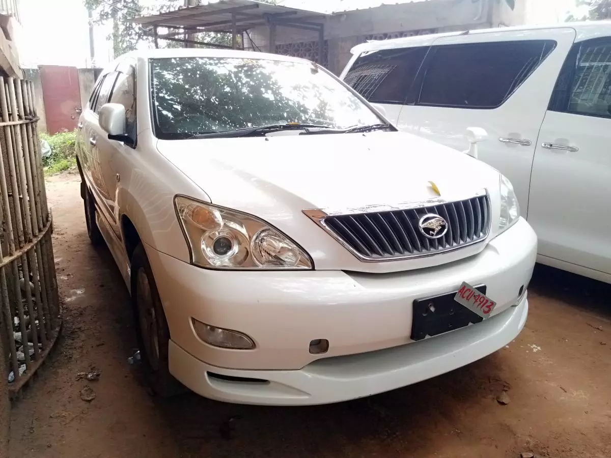 Toyota Harrier   - 2011