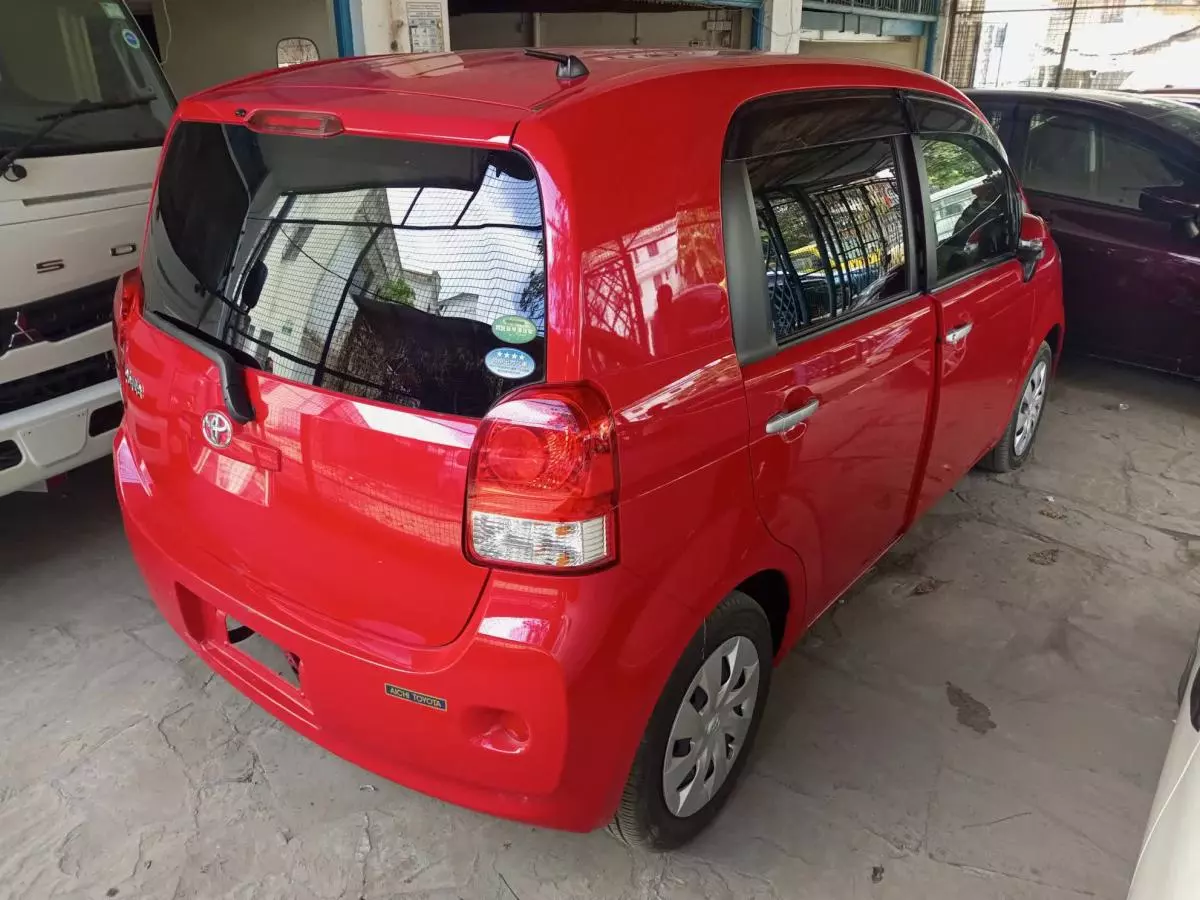 Toyota Porte - 2015