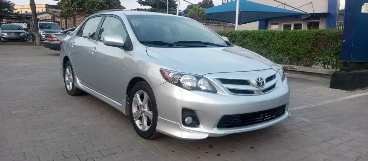 Toyota Corolla   - 2011