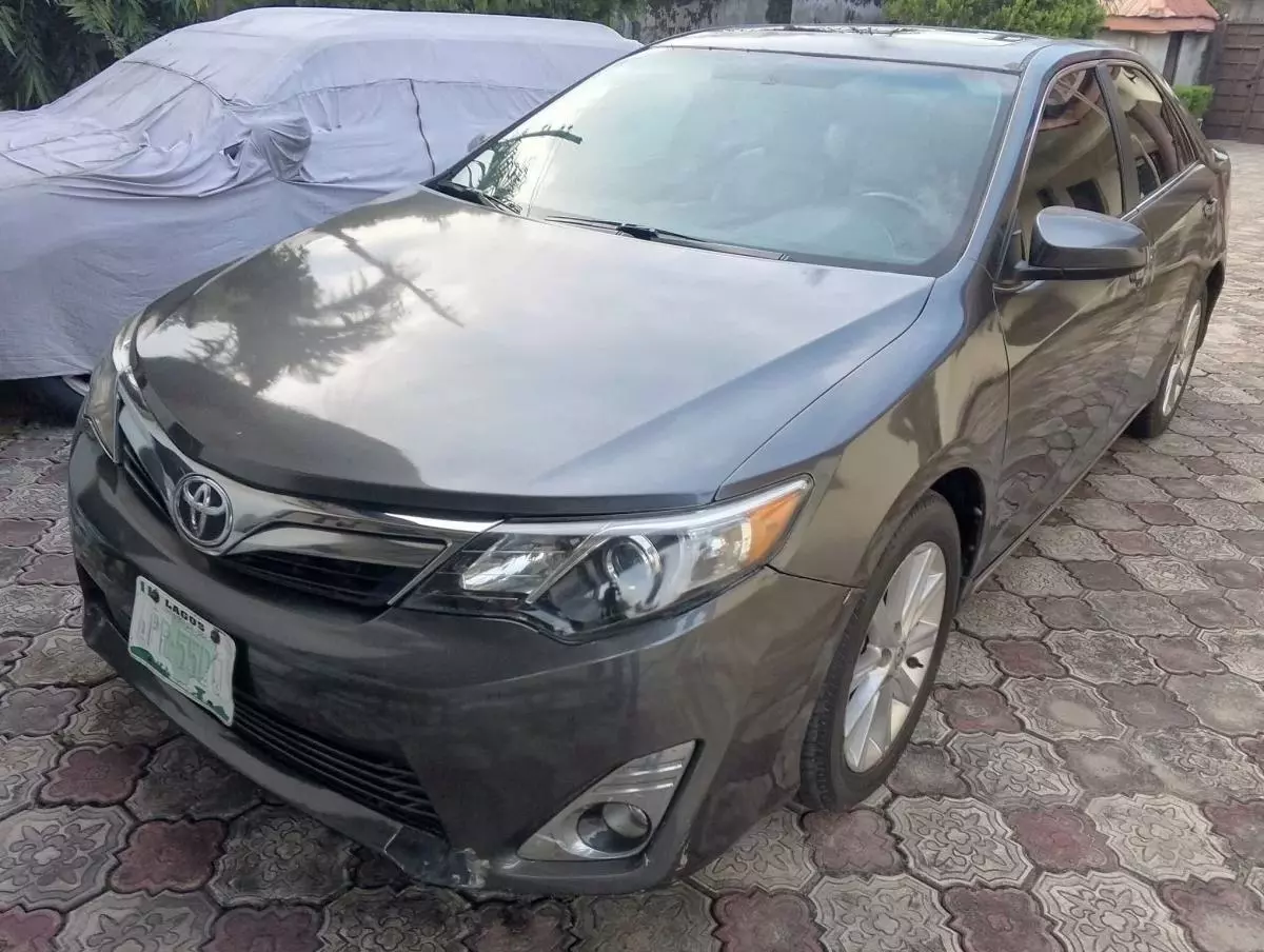 Toyota Camry   - 2014