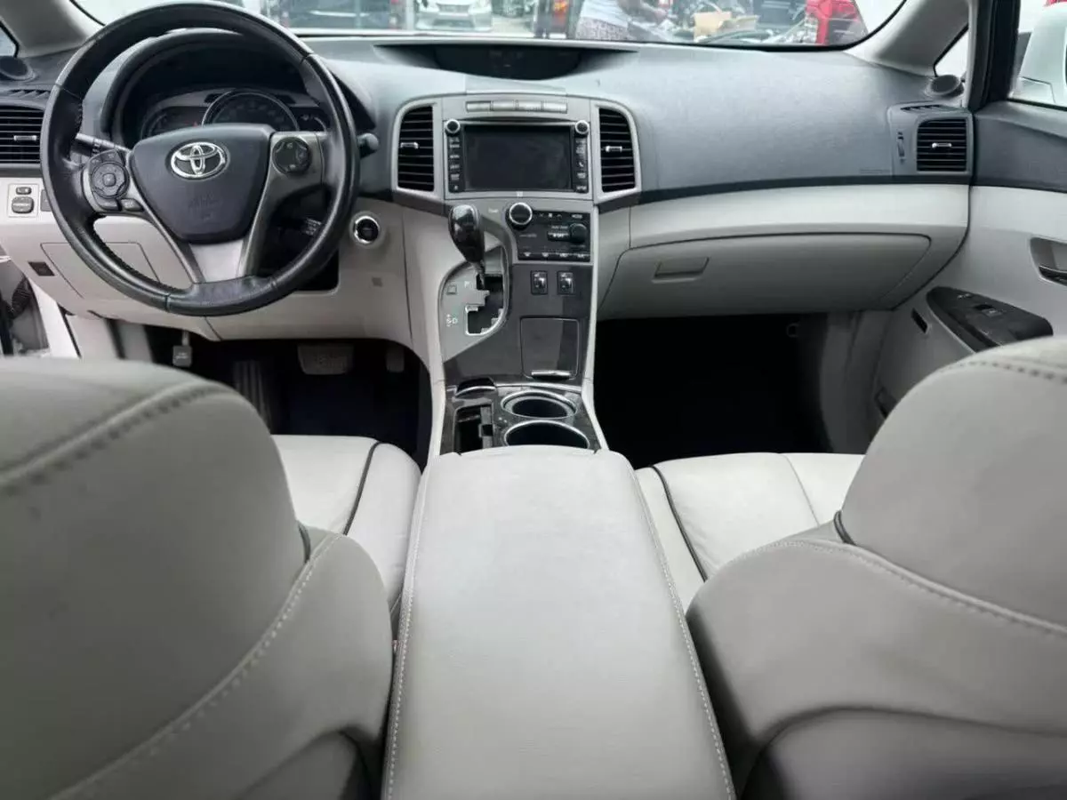 Toyota Venza   - 2013