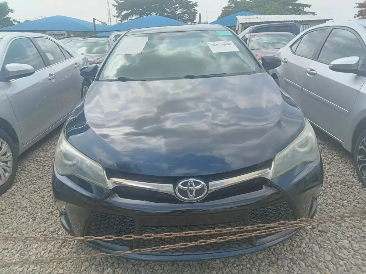 Toyota Camry   - 2015