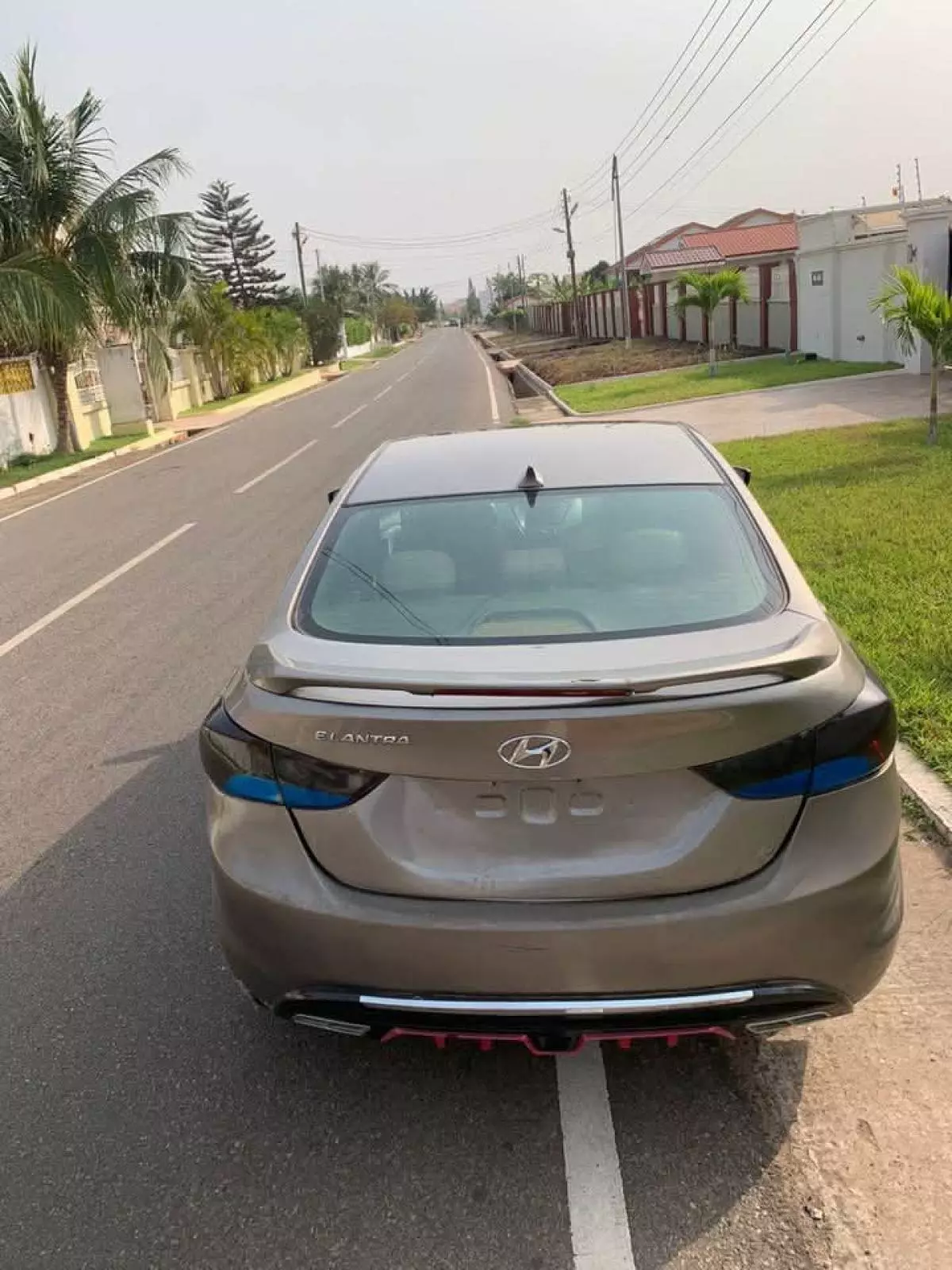 Hyundai Elantra   - 2013