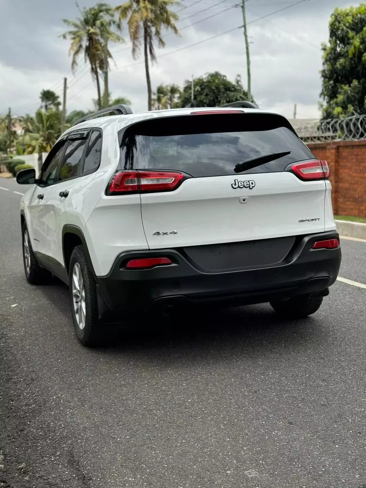 JEEP Cherokee   - 2017